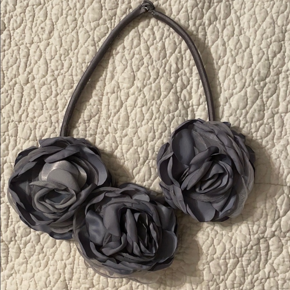 Flower necklace